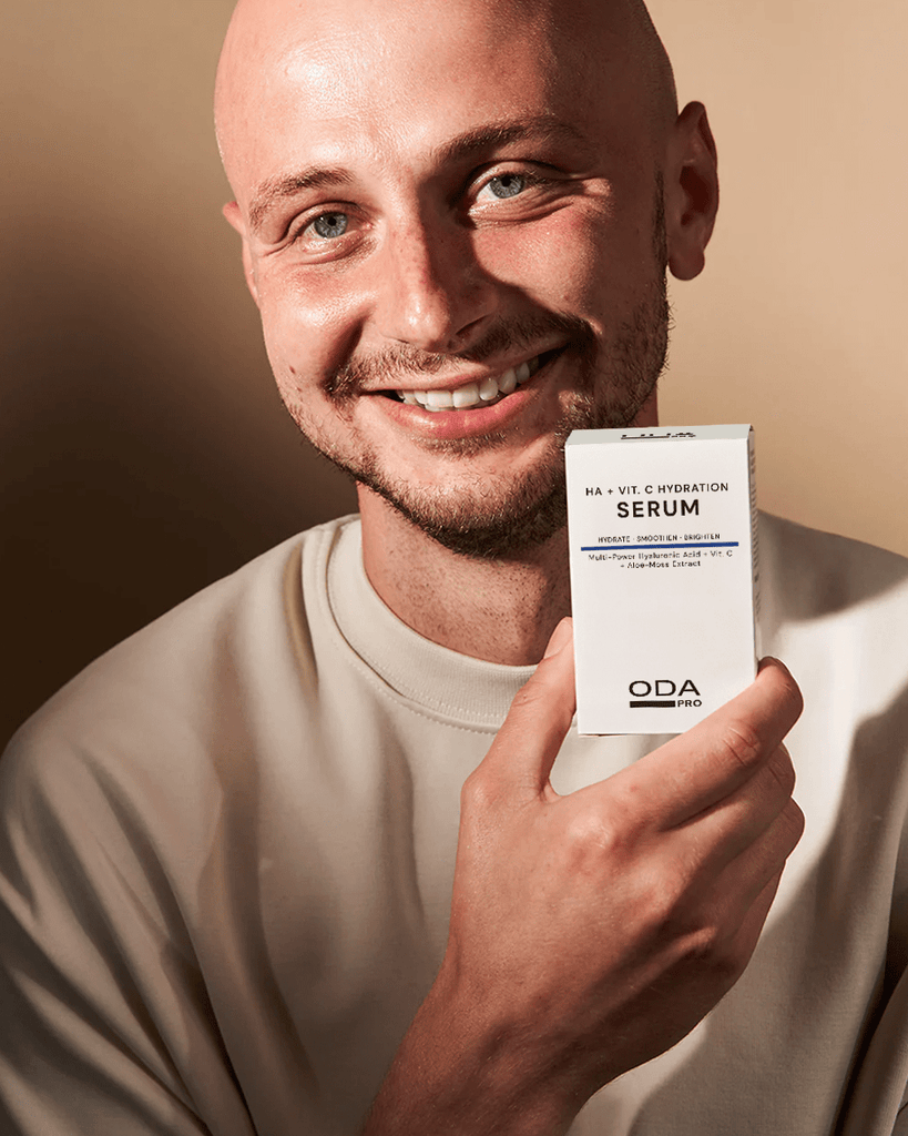DRĖKINAMASIS HIALURONO RŪGŠTIES IR VITAMINO C SERUMAS - ODA PRO