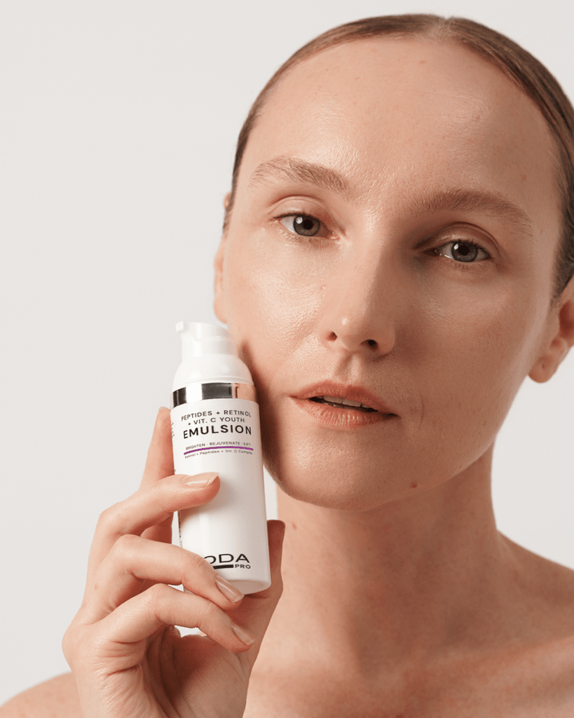 PEPTIDŲ EMULSIJA SU RETINOLIU IR VITAMINU C - ODA PRO